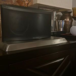 Bowers&Wilkins WiFi Speaker- iPhone dock-woofer outlet(rear)-2 drivers(front)